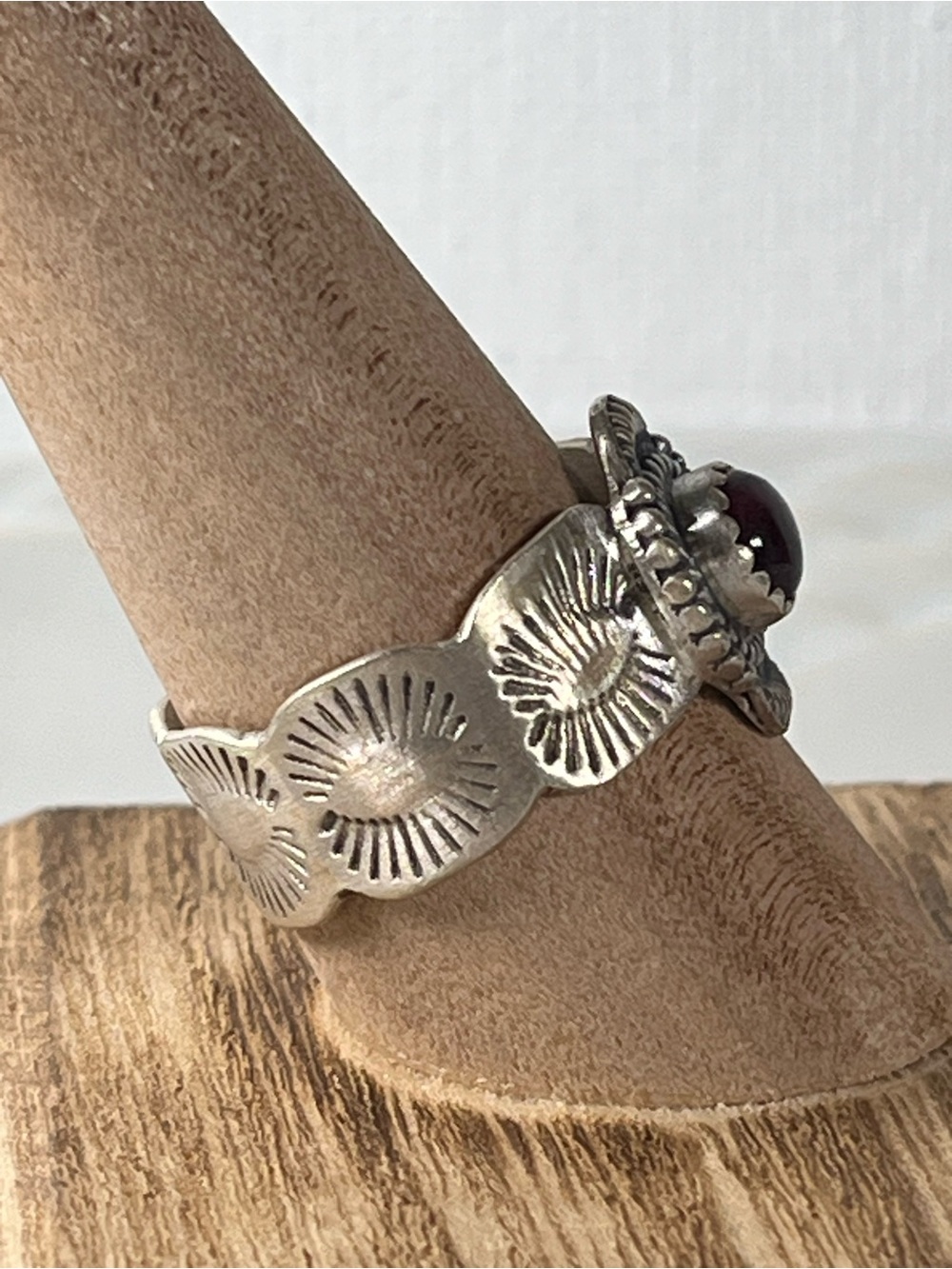 Solid Sterling Silver Southwest Purple Spiny Cigar Style Gemstone Ring Size 10.5 - Picture 3 of 11